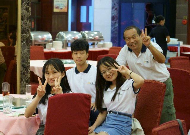 photo8.jpg